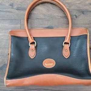 Vintage DOONEY & BOURKE navy blue two tone leather purse